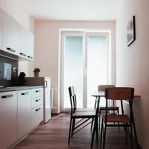 Zarohem 2 Bedrooms In Center With Balcony Brno